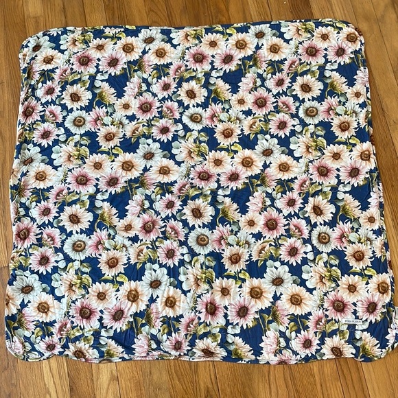 Posh Peanut Other - Like new POSH PEANUT Soraya bamboo blanket Patoo fall floral EUC